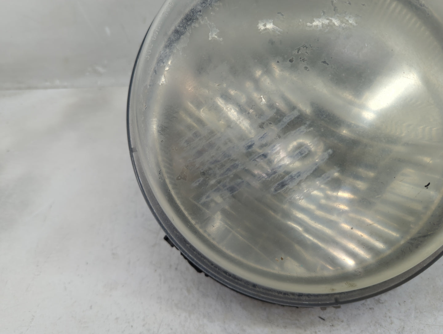 2002-2004 Jeep Liberty Passenger Right Oem Head Light Headlight Lamp - Oemusedautoparts1.com