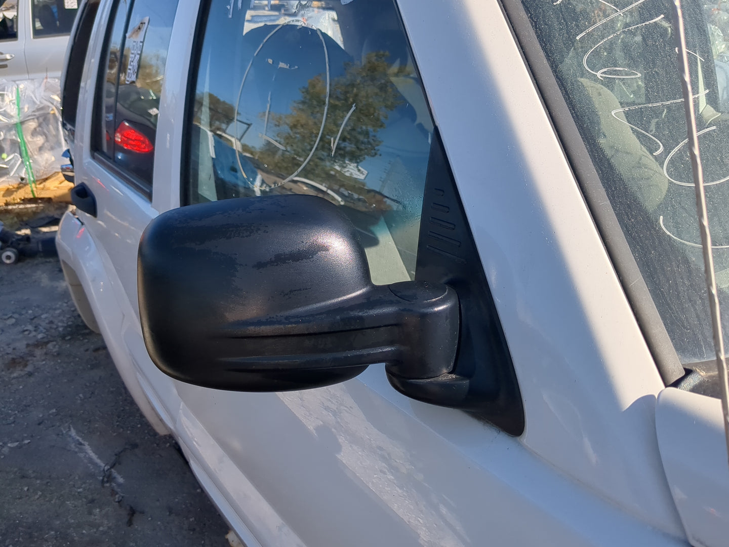 2002-2007 Jeep Liberty Passenger Side View Mirror - Right Door Mirror OEM Used - Oemusedautoparts1.com