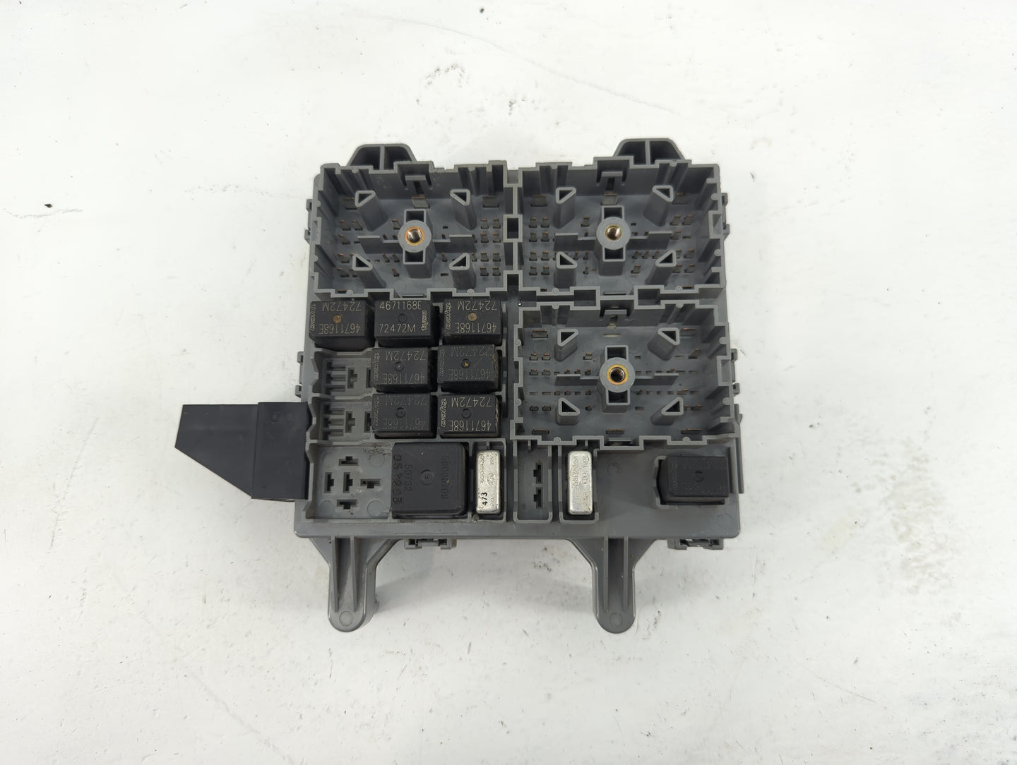 2003-2003 Jeep Liberty Body Control Module Bcm Inner Cabin Fuse Box - Oemusedautoparts1.com