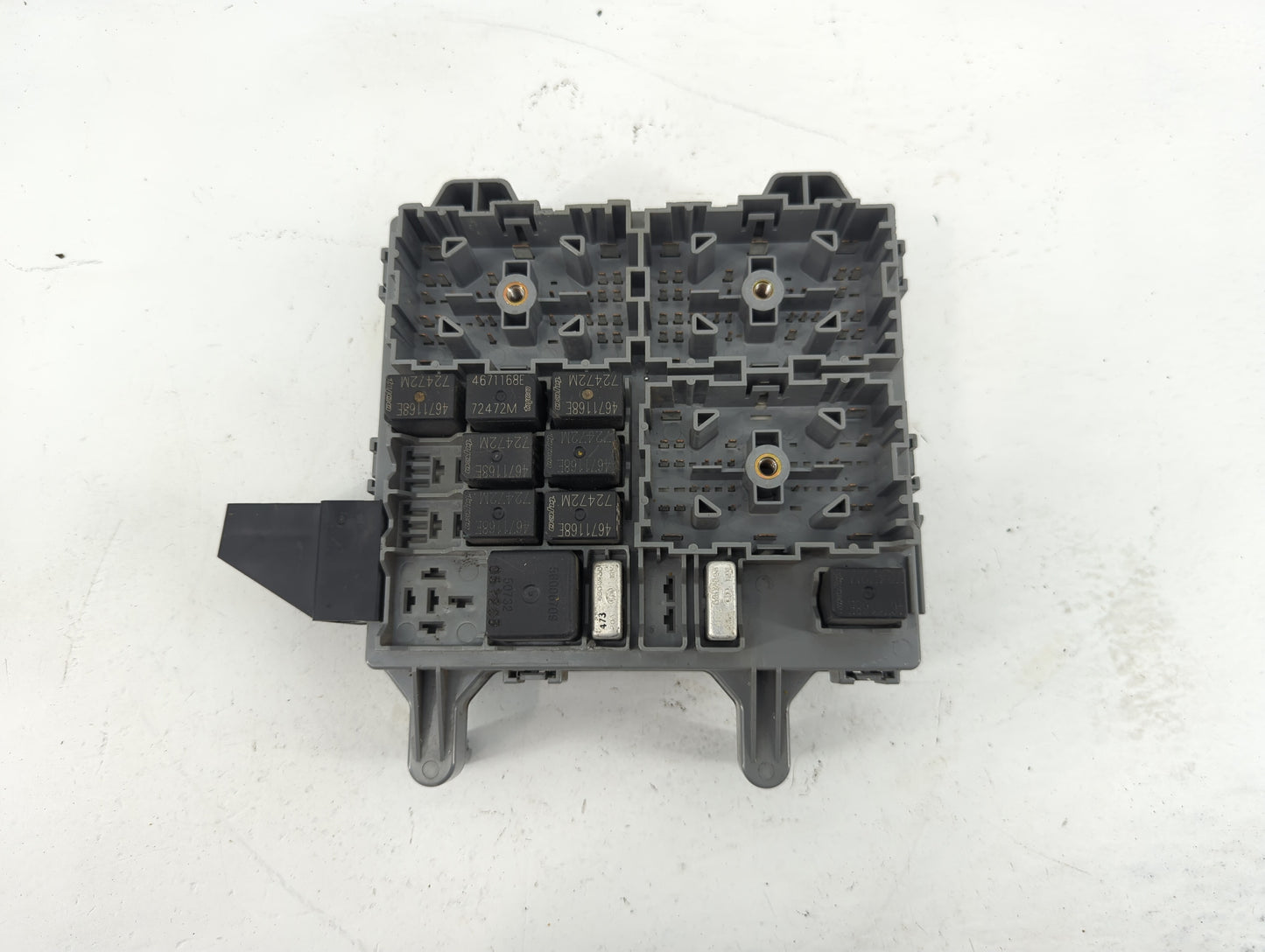 2003-2003 Jeep Liberty Body Control Module Bcm Inner Cabin Fuse Box - Oemusedautoparts1.com