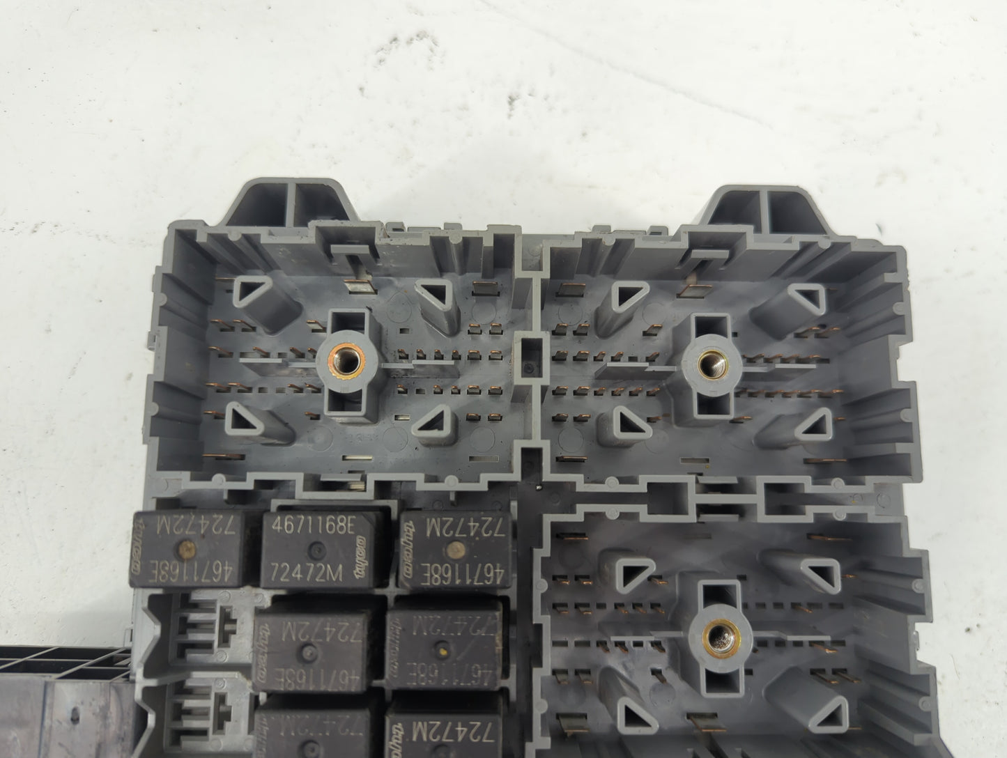 2003-2003 Jeep Liberty Body Control Module Bcm Inner Cabin Fuse Box - Oemusedautoparts1.com