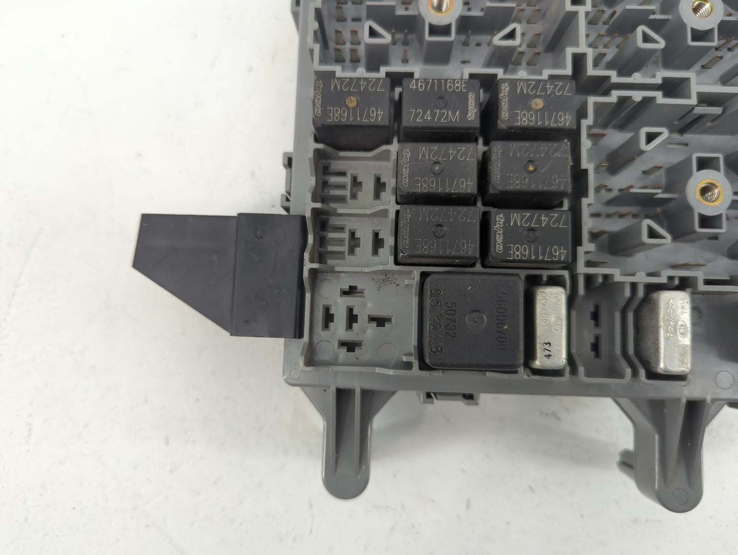 2003-2003 Jeep Liberty Body Control Module Bcm Inner Cabin Fuse Box - Oemusedautoparts1.com