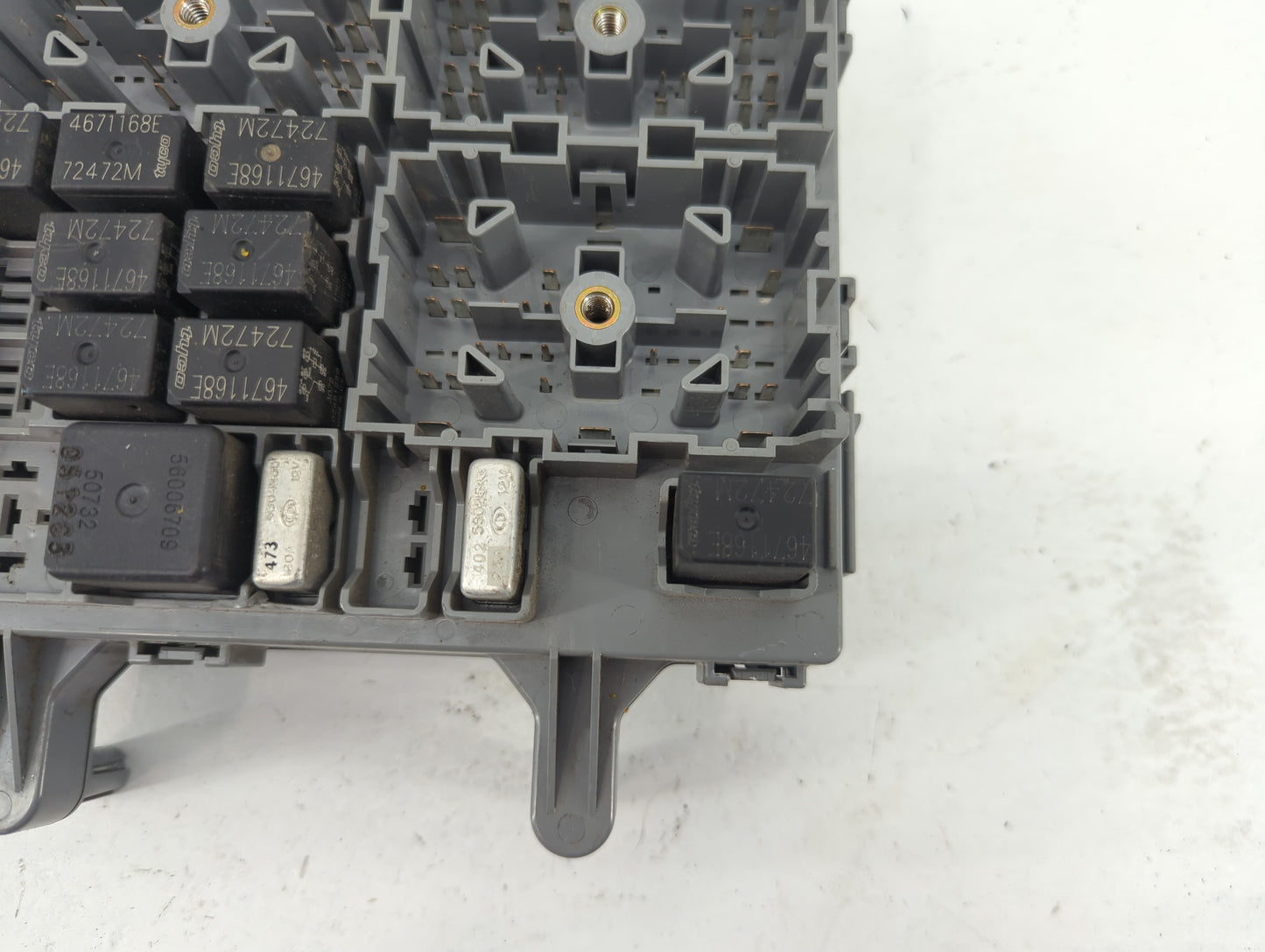 2003-2003 Jeep Liberty Body Control Module Bcm Inner Cabin Fuse Box - Oemusedautoparts1.com