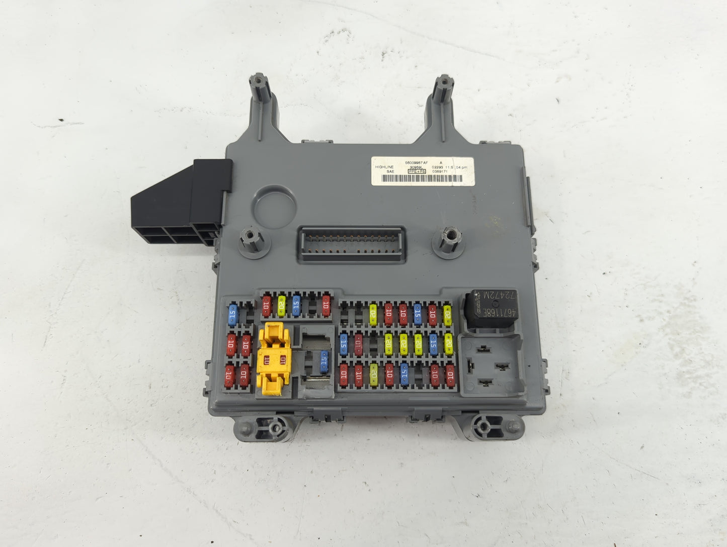 2003-2003 Jeep Liberty Body Control Module Bcm Inner Cabin Fuse Box - Oemusedautoparts1.com