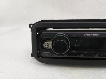 2002-2007 Jeep Liberty Radio AM FM Cd Player Receiver Replacement Fits Fits 2002 2003 2004 2005 2006 2007 OEM Used Auto Parts
