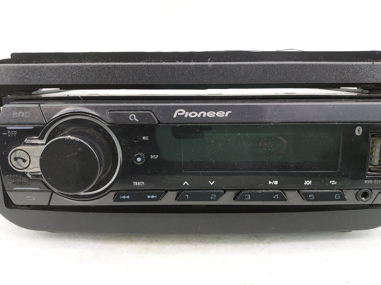 2002-2007 Jeep Liberty Radio AM FM Cd Player Receiver Replacement Fits Fits 2002 2003 2004 2005 2006 2007 OEM Used Auto Part