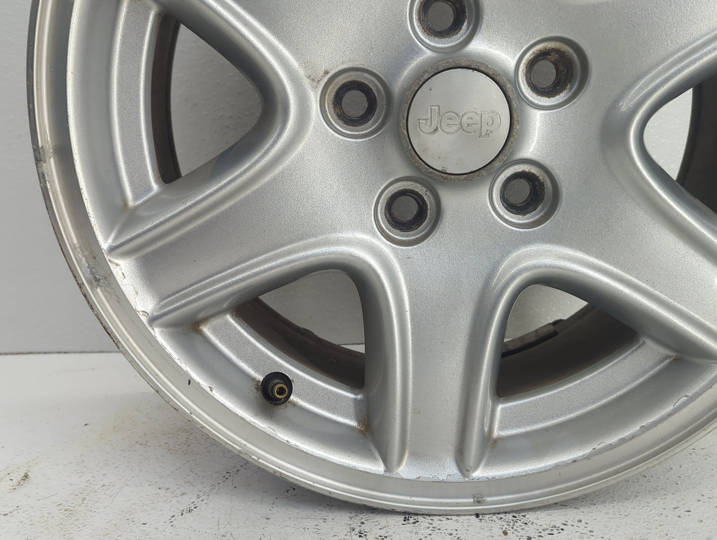 2002-2007 Jeep Liberty Oem Wheel Rim 829378 - Oemusedautoparts1.com