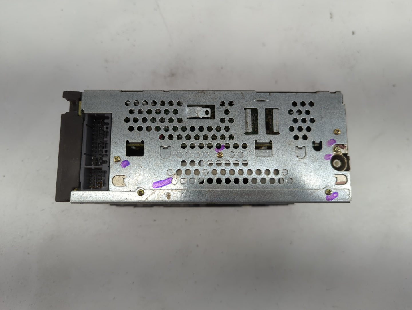 2002-2007 Jeep Liberty Radio AM FM Cd Player Receiver Replacement P/N:P05064125AD Fits Fits 2002 2003 2004 2005 2006 2007 OE