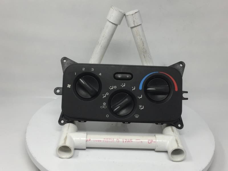 2003 Jeep Liberty Climate Control Module Temperature AC/Heater Replacement P/N:P55037533AD Fits Fits 2002 OEM Used Auto Part