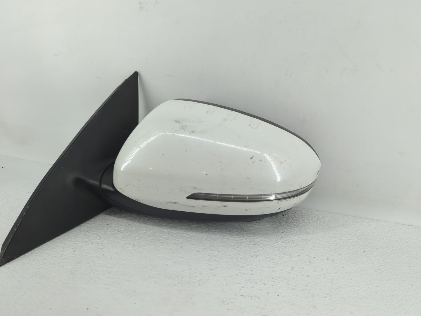 2001-2006 Kia Optima Driver Side View Mirror - Left Door Mirror OEM Used - Oemusedautoparts1.com