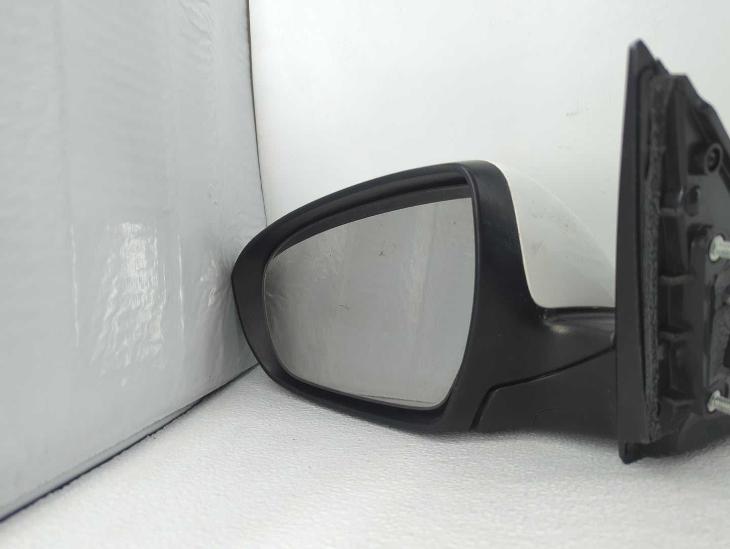 2001-2006 Kia Optima Driver Side View Mirror - Left Door Mirror OEM Used - Oemusedautoparts1.com