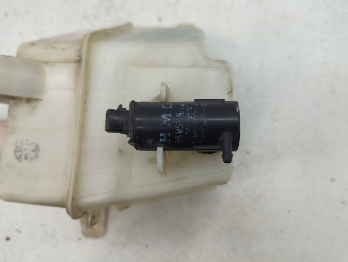 2001-2006 Kia Optima Windshield Washer Fluid Reservoir Bottle Oem - Oemusedautoparts1.com