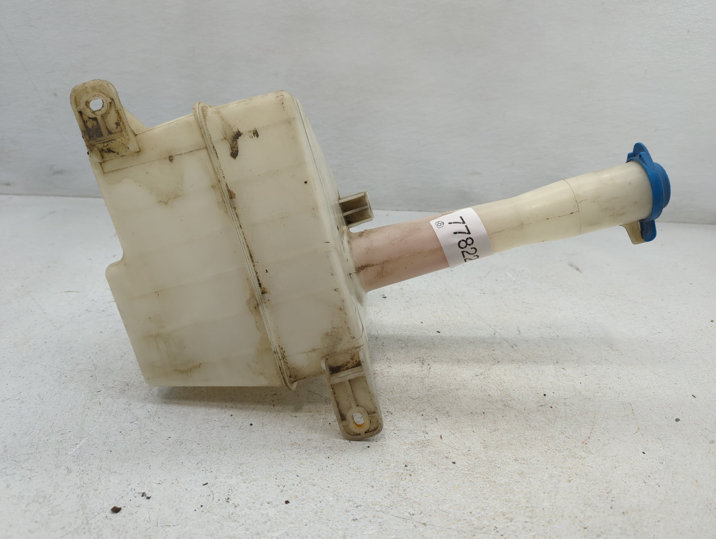 2001-2006 Kia Optima Windshield Washer Fluid Reservoir Bottle Oem - Oemusedautoparts1.com