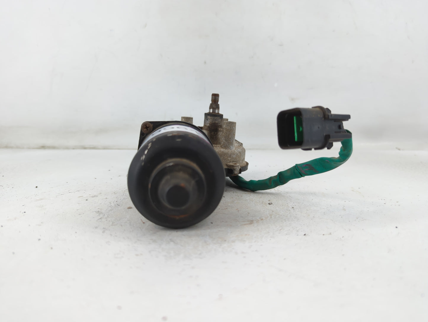 2001-2006 Kia Optima Rear Windshield Wiper Motor - Oemusedautoparts1.com