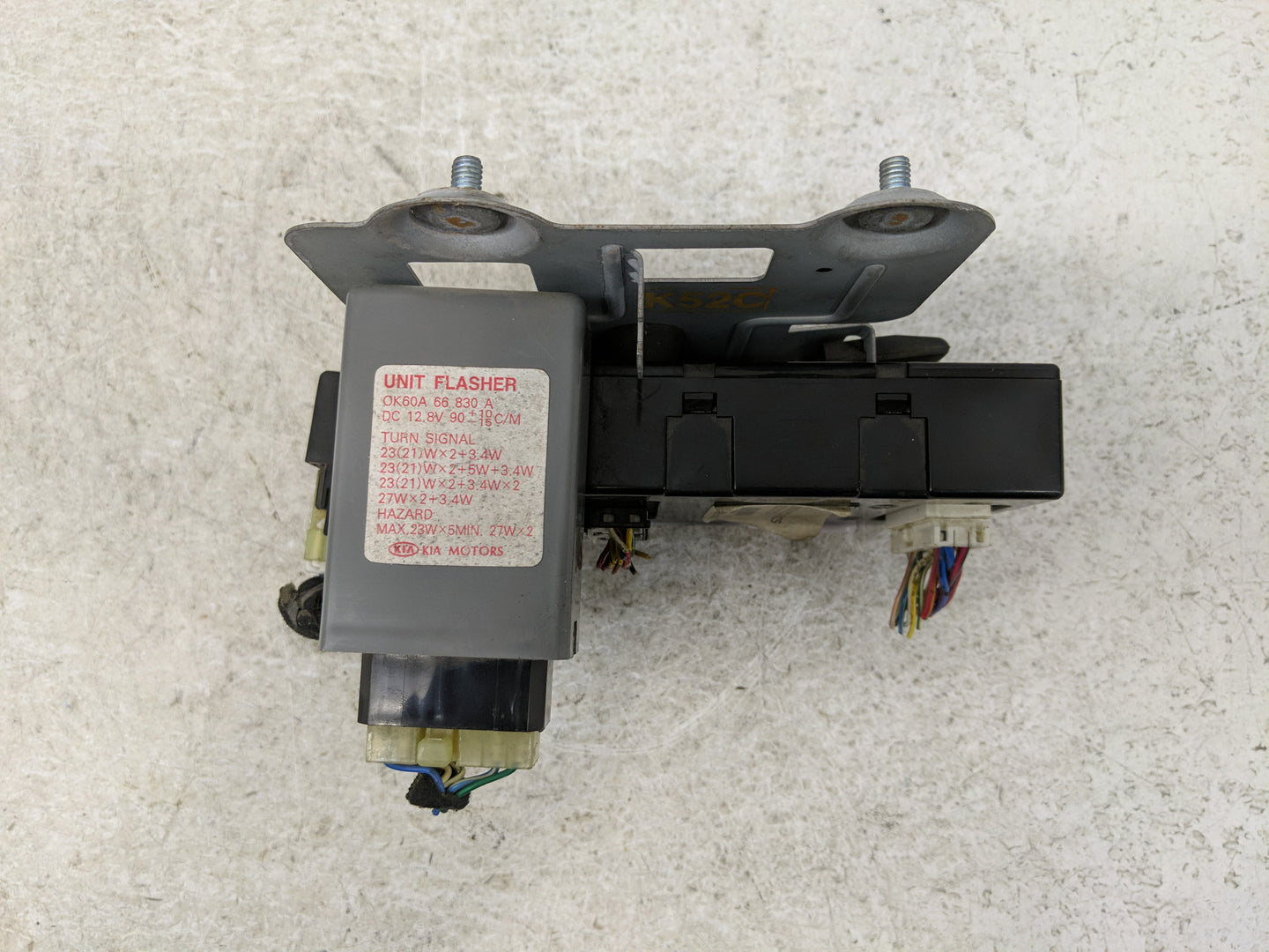 2003-2005 Kia Sedona PCM Engine Control Computer ECU ECM PCU OEM P/N:OK60A 66 830 A 0K52E 67 720 Fits Fits 2003 2004 2005 OE