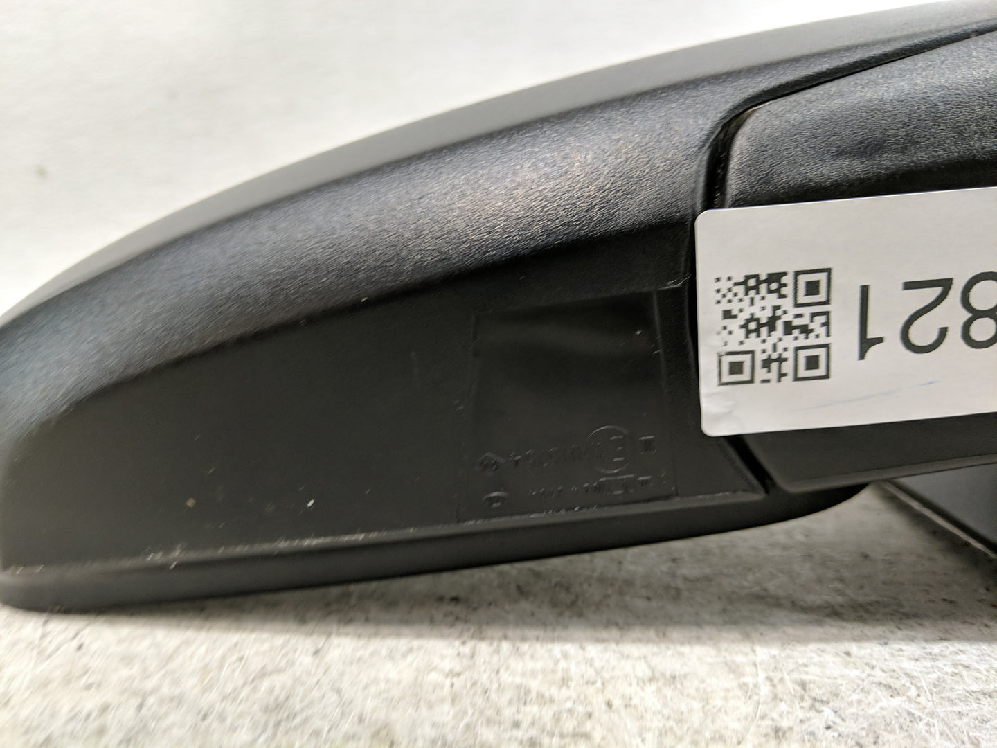 2003-2009 Kia Sorento Passenger Side View Mirror - Right Door Mirror OEM Used - Oemusedautoparts1.com