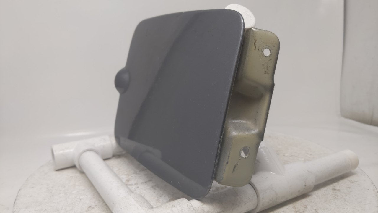 2003-2006 Kia Sorento Fuel Tank Door Lid Gas Tank R8S19B17 - Oemusedautoparts1.com