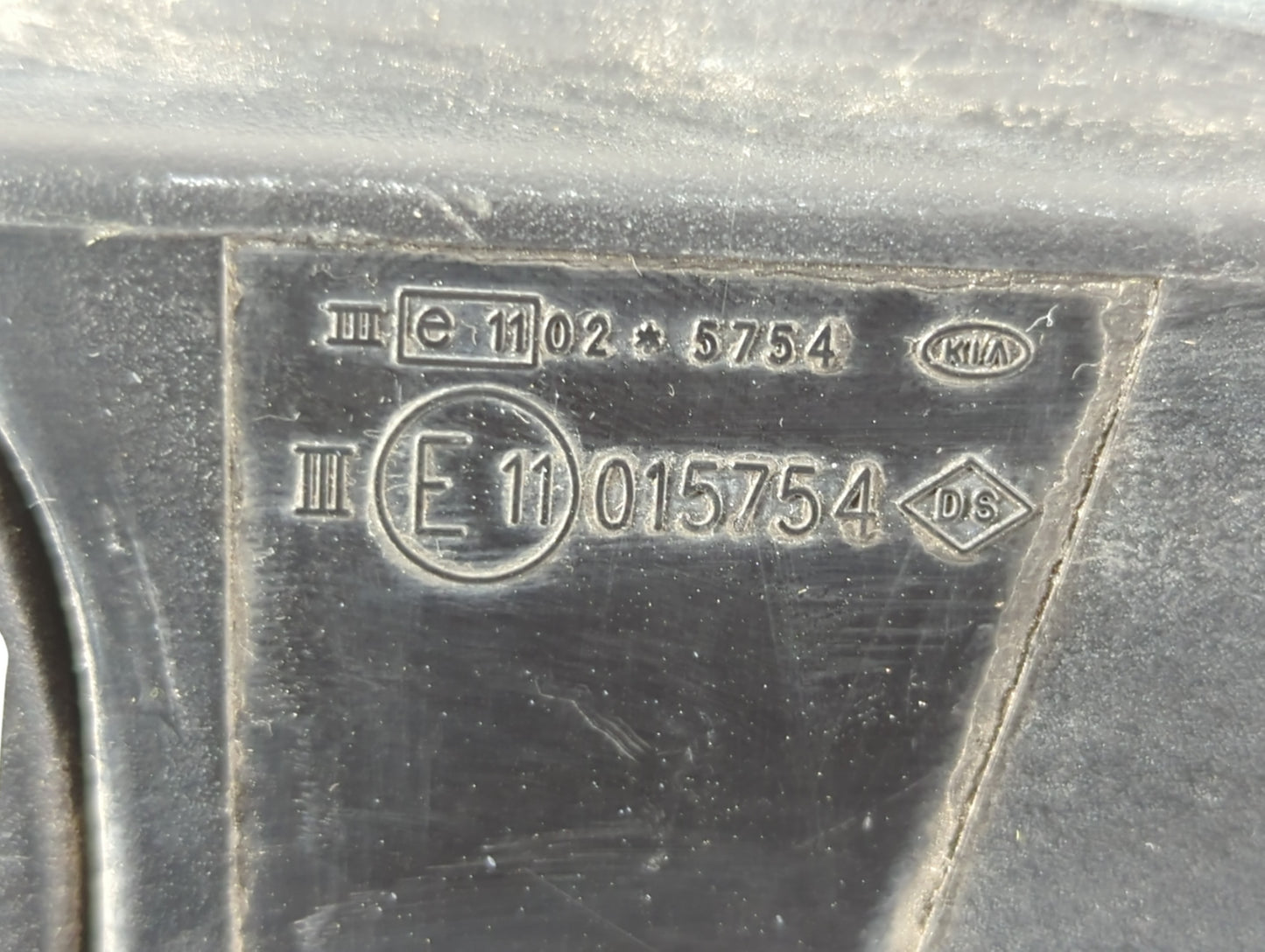 2003-2009 Kia Sorento Passenger Side View Mirror - Right Door Mirror OEM Used - Oemusedautoparts1.com