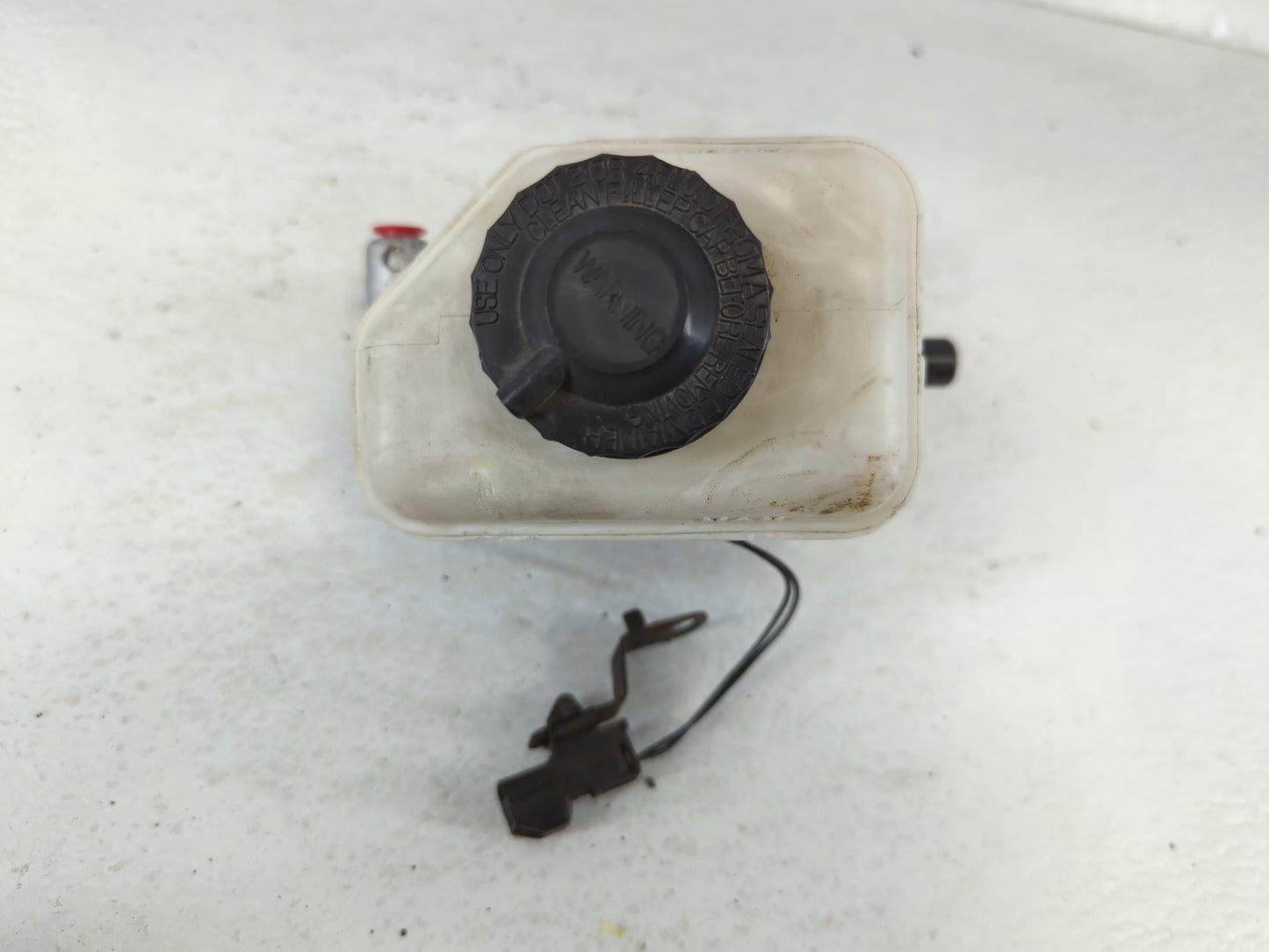 2001-2004 Kia Spectra Brake Master Cylinder - Oemusedautoparts1.com