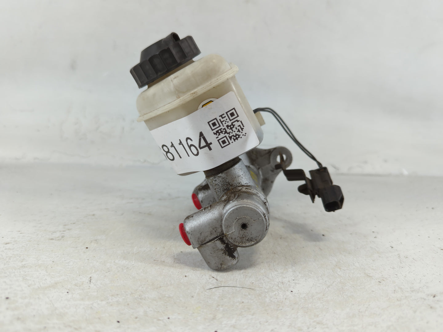 2001-2004 Kia Spectra Brake Master Cylinder - Oemusedautoparts1.com