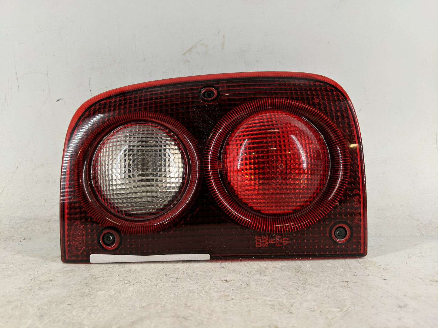 2002-2003 Land Rover Freelander Tail Light Assembly Passenger Right OEM P/N:22960204 Fits Fits 2002 2003 OEM Used Auto Parts