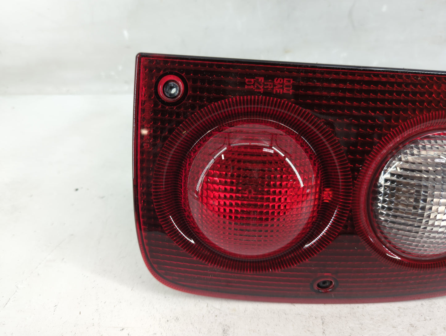 2002-2003 Land Rover Freelander Tail Light Assembly Passenger Right OEM Fits Fits 2002 2003 OEM Used Auto Parts - Oemusedaut