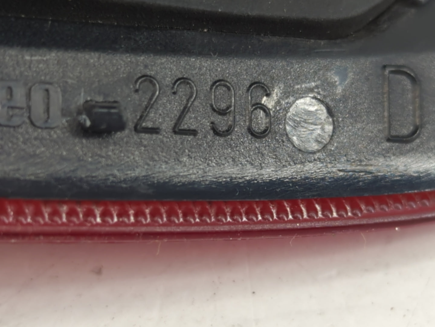 2002-2003 Land Rover Freelander Tail Light Assembly Passenger Right OEM Fits Fits 2002 2003 OEM Used Auto Parts - Oemusedaut