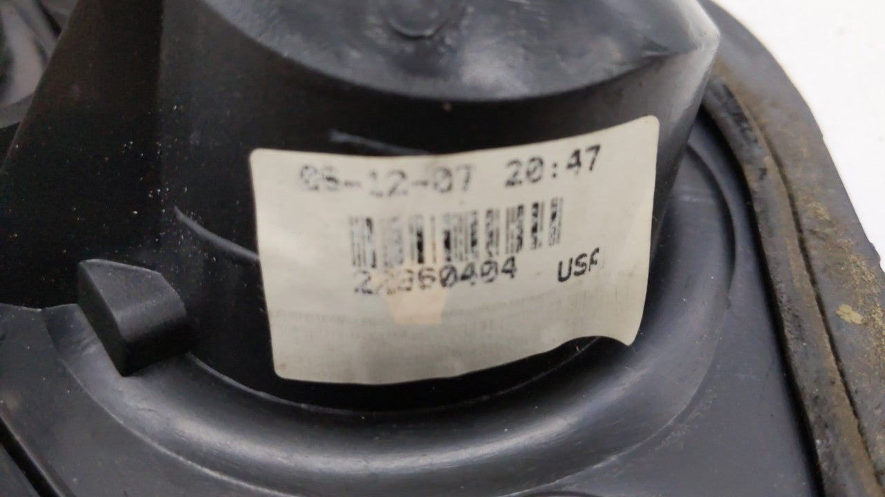 2002-2003 Land Rover Freelander Tail Light Assembly Passenger Right OEM Fits Fits 2002 2003 OEM Used Auto Parts - Oemusedaut