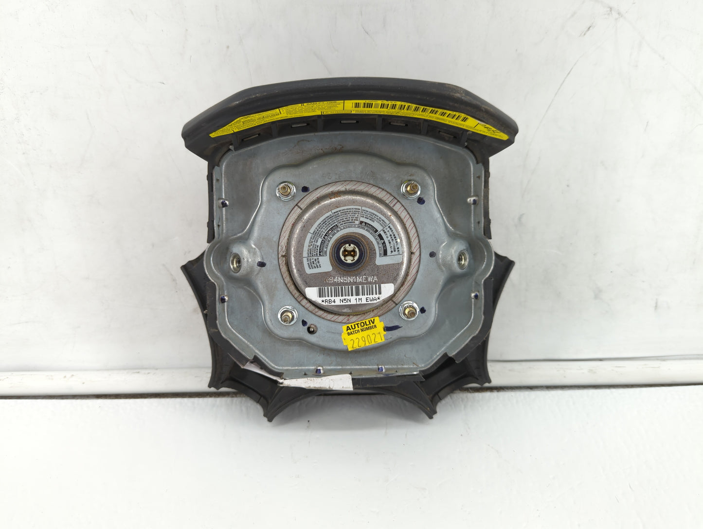 2002-2005 Land Rover Freelander Air Bag Driver Left Steering Wheel Mounted P/N:RB4 N5N 1M EWA Fits Fits 2002 2003 2004 2005 