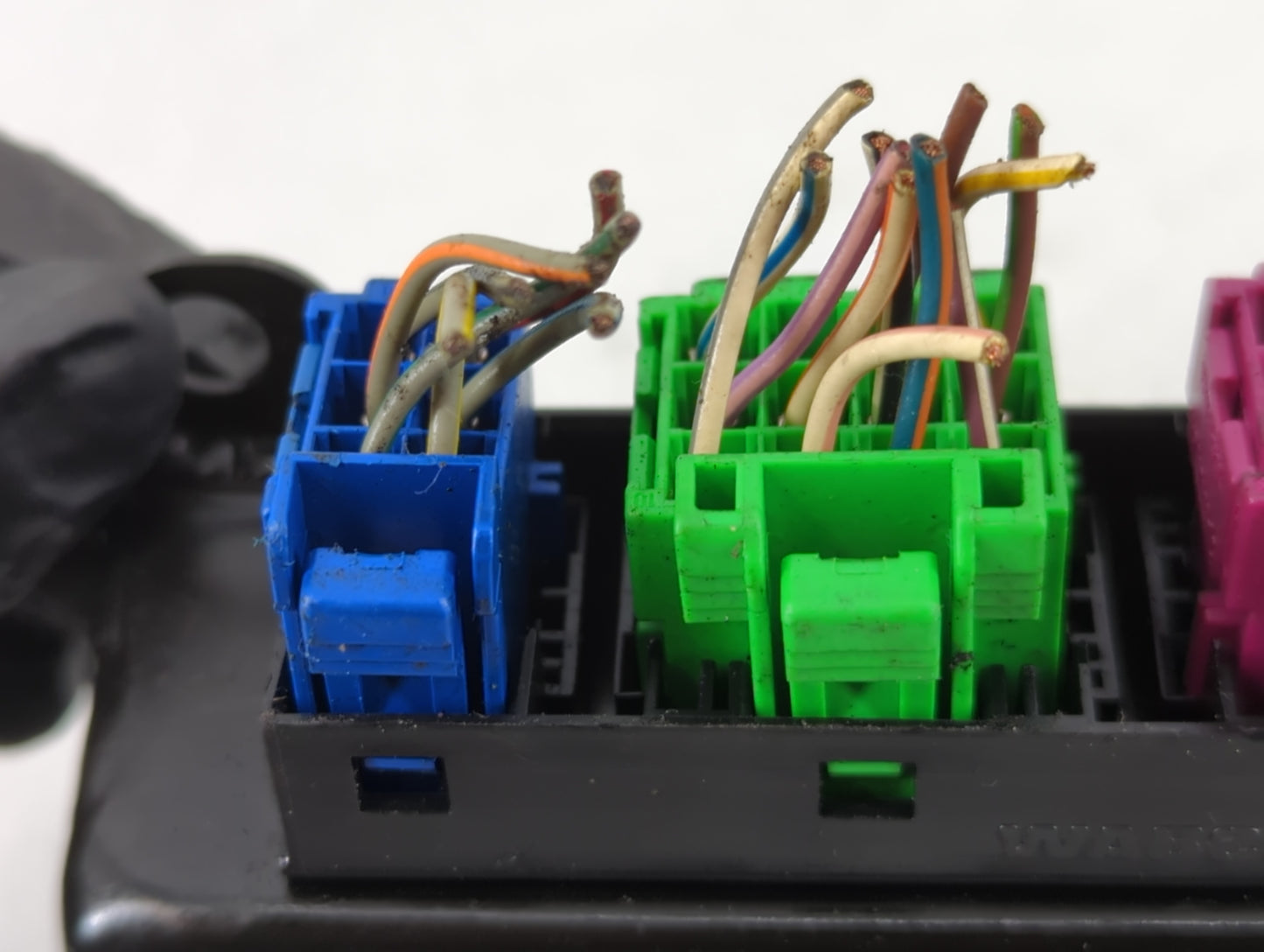 2003 Land Rover Land Rover Chassis Control Module Ccm Bcm Body Control - Oemusedautoparts1.com