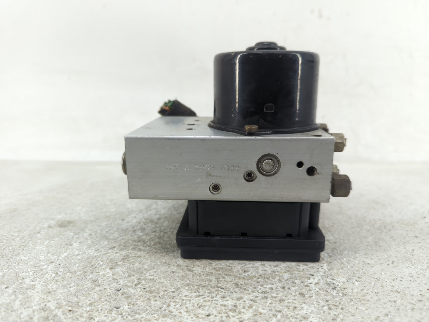 2003-2005 Land Rover Range Rover ABS Pump Control Module Replacement P/N:P04779242AH 287080B3 Fits Fits 2003 2004 2005 OEM U