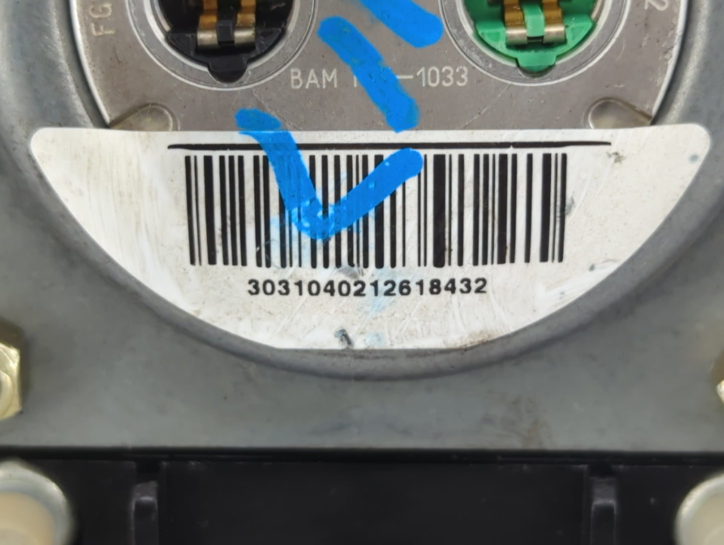 2003 Land Rover Range Rover Air Bag Driver Left Steering Wheel Mounted Fits OEM Used Auto Parts - Oemusedautoparts1.com