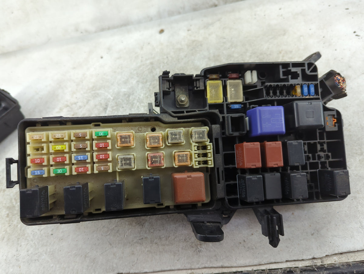 2000-2003 Lexus Es300 Fusebox Fuse Box Panel Relay Module P/N:7154-8036 Fits Fits 2000 2001 2002 2003 2004 OEM Used Auto Par