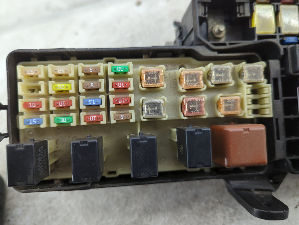 2000-2003 Lexus Es300 Fusebox Fuse Box Panel Relay Module P/N:7154-8036 Fits Fits 2000 2001 2002 2003 2004 OEM Used Auto Par