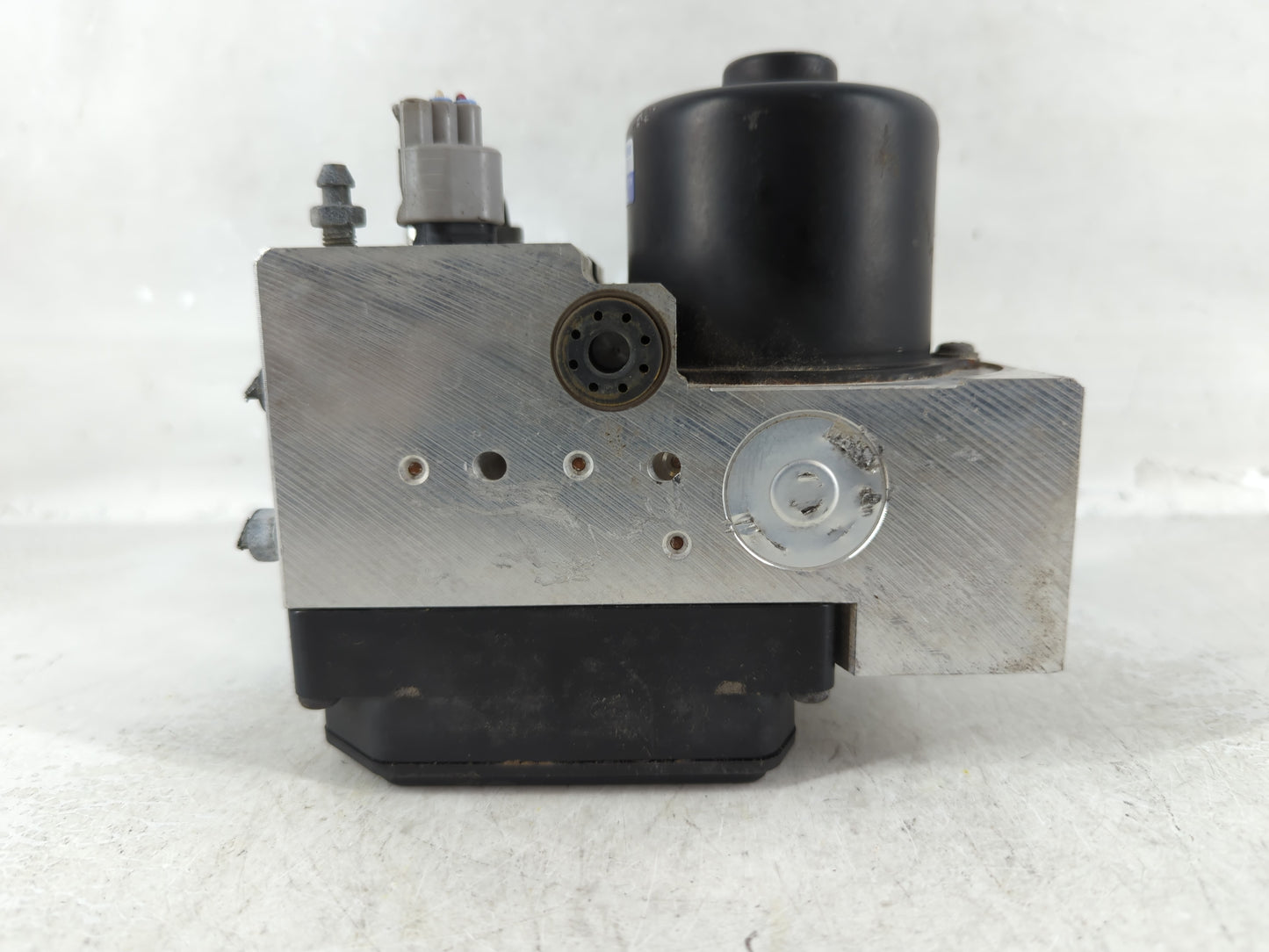 2001-2004 Lexus Ls430 ABS Pump Control Module Replacement P/N:133900-0110 44540-50020 Fits Fits 2001 2002 2003 2004 OEM Used