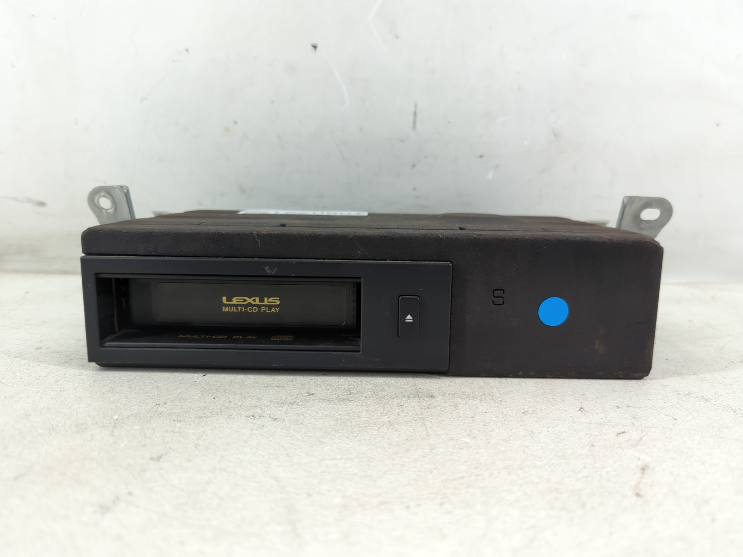 2003 Lexus Rx300 multi disc CD changer - Oemusedautoparts1.com