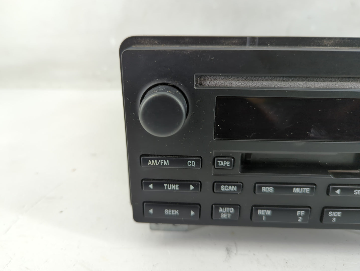 2003-2005 Lincoln Aviator Radio AM FM Cd Player Receiver Replacement P/N:3C5T-18C868-AB Fits Fits 2003 2004 2005 OEM Used Au