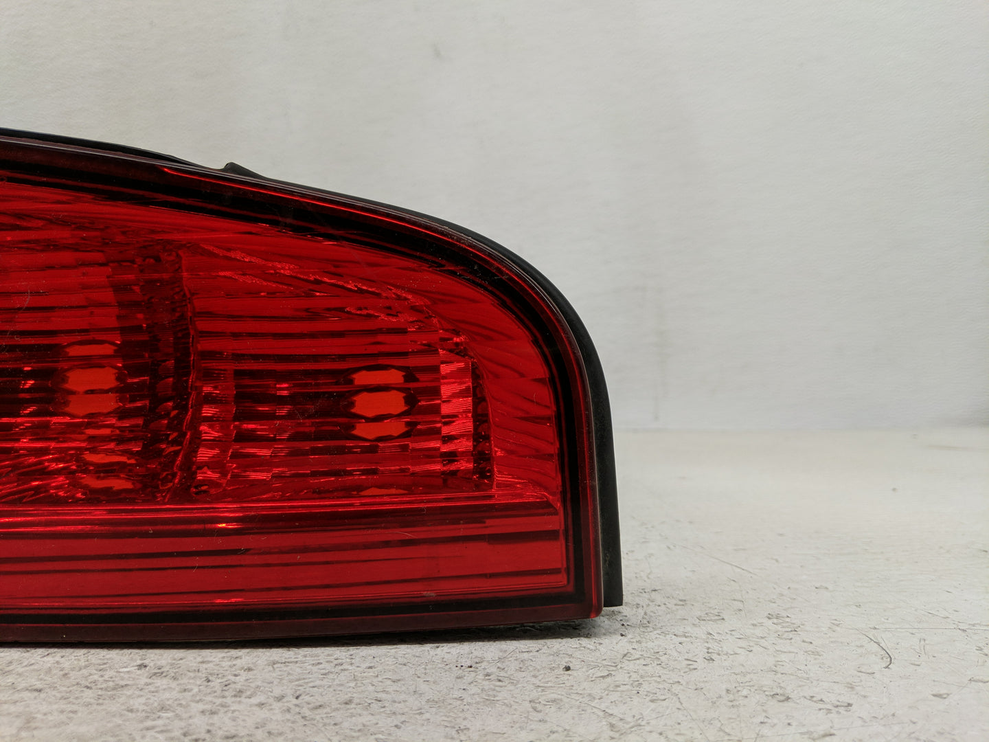 2003-2005 Lincoln Aviator Tail Light Assembly Passenger Right OEM P/N:2C54-13404-A Fits Fits 2003 2004 2005 OEM Used Auto Pa
