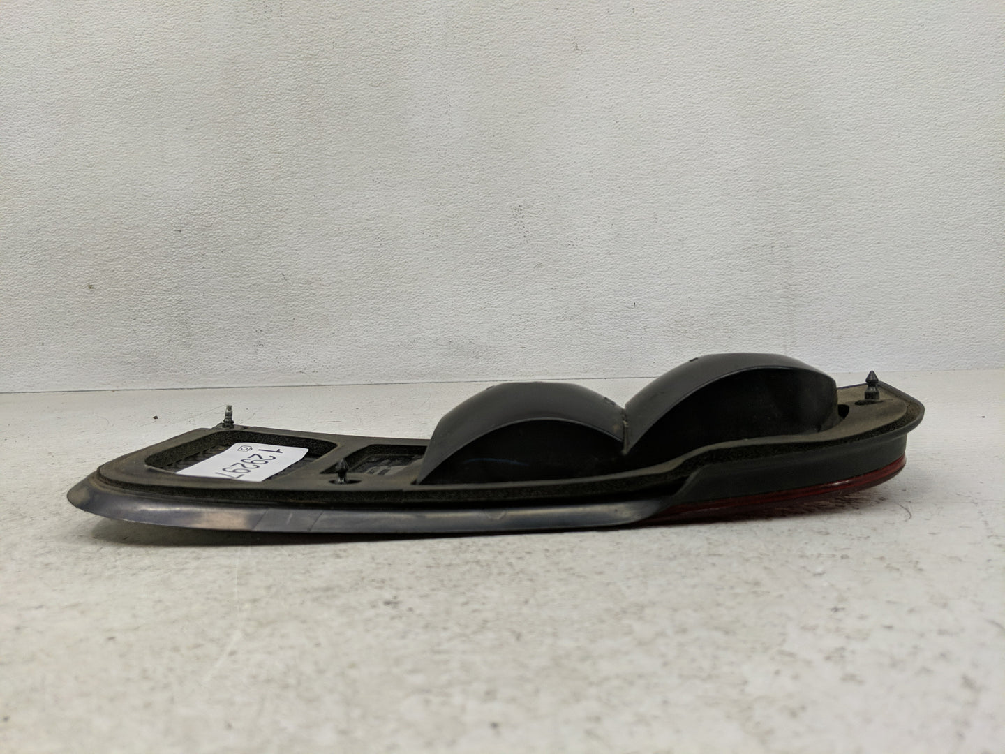 2003-2005 Lincoln Aviator Tail Light Assembly Passenger Right OEM P/N:2C54-13404-A Fits Fits 2003 2004 2005 OEM Used Auto Pa