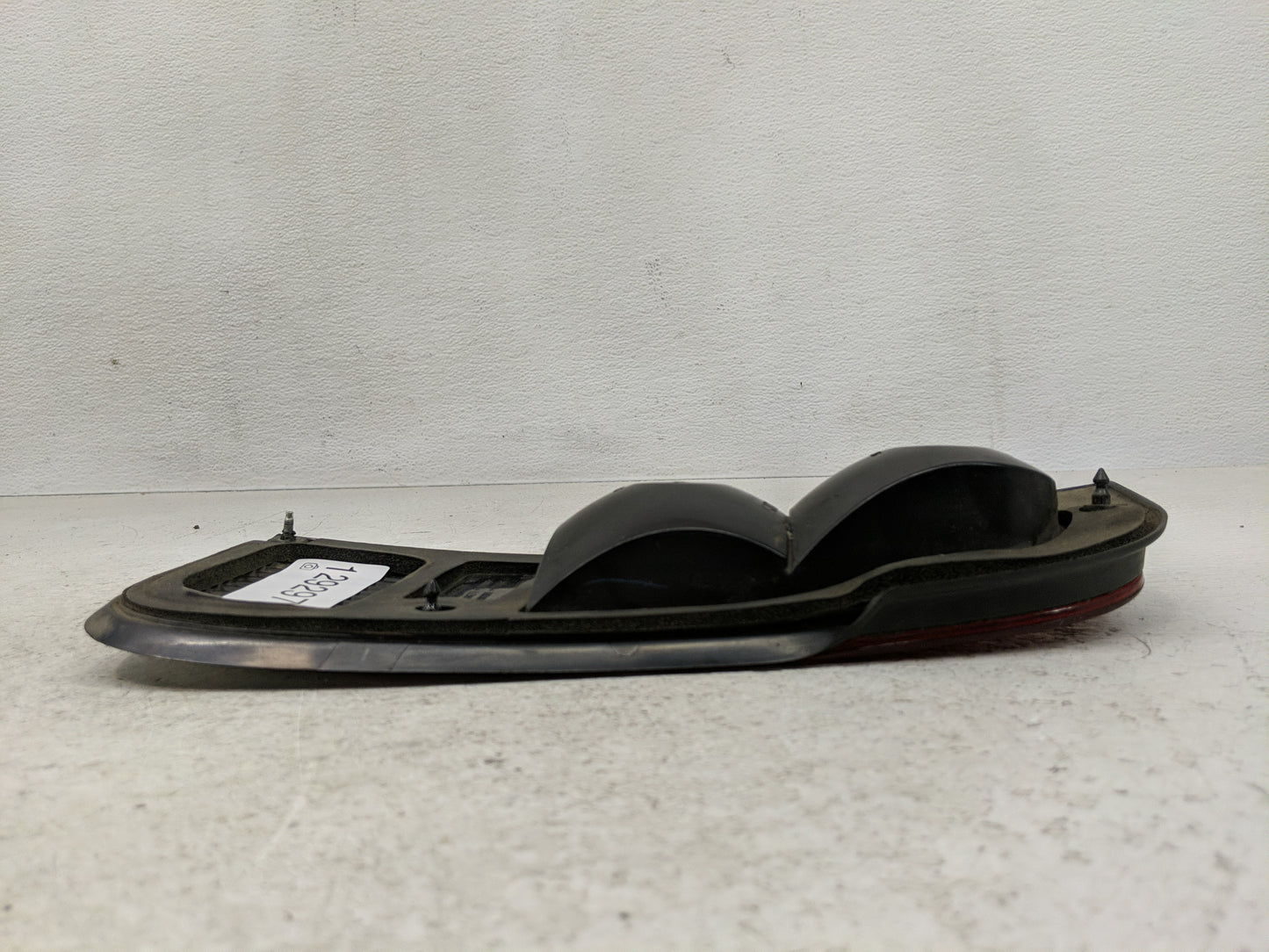 2003-2005 Lincoln Aviator Tail Light Assembly Passenger Right OEM P/N:2C54-13404-A Fits Fits 2003 2004 2005 OEM Used Auto Pa
