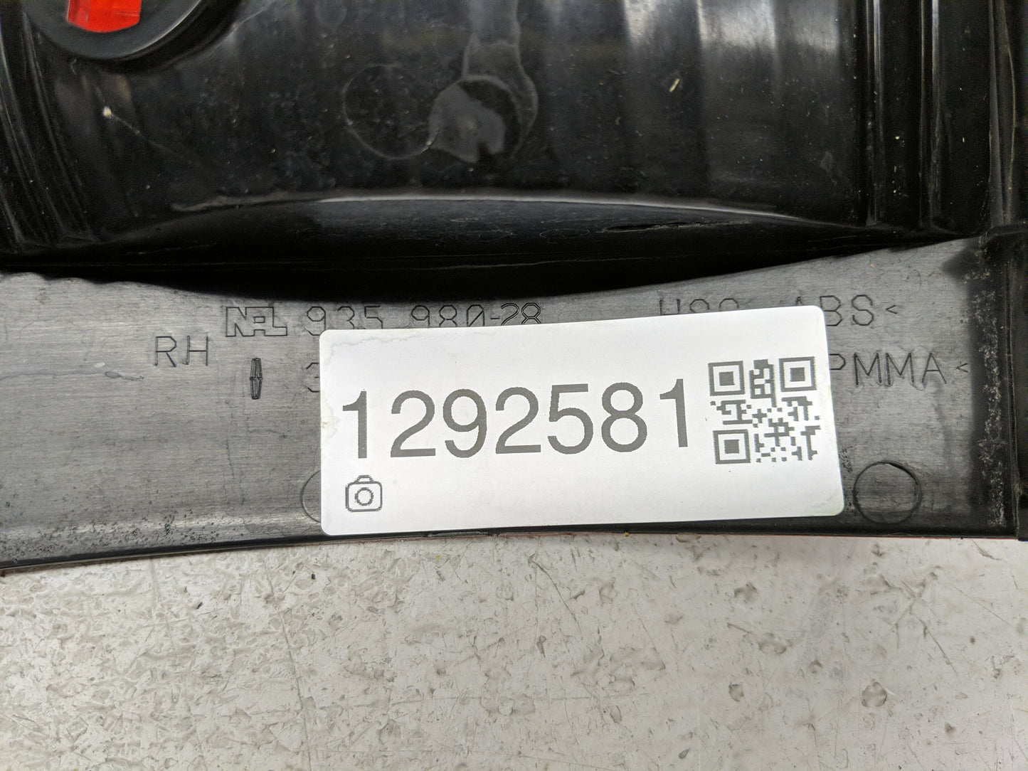 2003 Lincoln Ls Tail Light Assembly Passenger Right OEM P/N:3W43-13B504 Fits OEM Used Auto Parts - Oemusedautoparts1.com