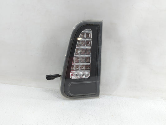 2003-2006 Lincoln Navigator Tail Light Assembly Passenger Right OEM P/N:FR491-BUWE4-BH 2L7X-13B504-A Fits Fits 2003 2004 200