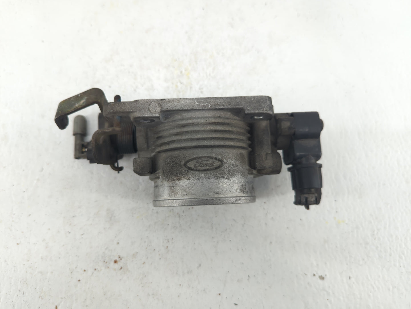 2003 Lincoln Navigator Throttle Body P/N:8S4E-9F991-CB F8ZU-AF, F8ZU-AE, F80F-9E928-AA Fits Fits 1998 1999 2000 2001 2002 20