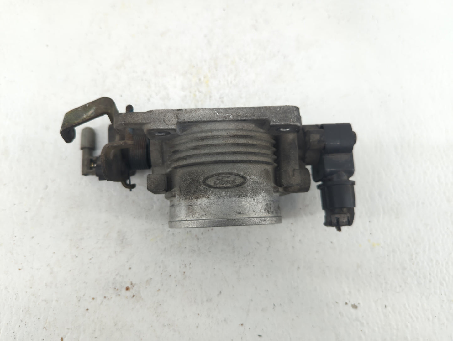 2003 Lincoln Navigator Throttle Body P/N:8S4E-9F991-CB F8ZU-AF, F8ZU-AE, F80F-9E928-AA Fits Fits 1998 1999 2000 2001 2002 20