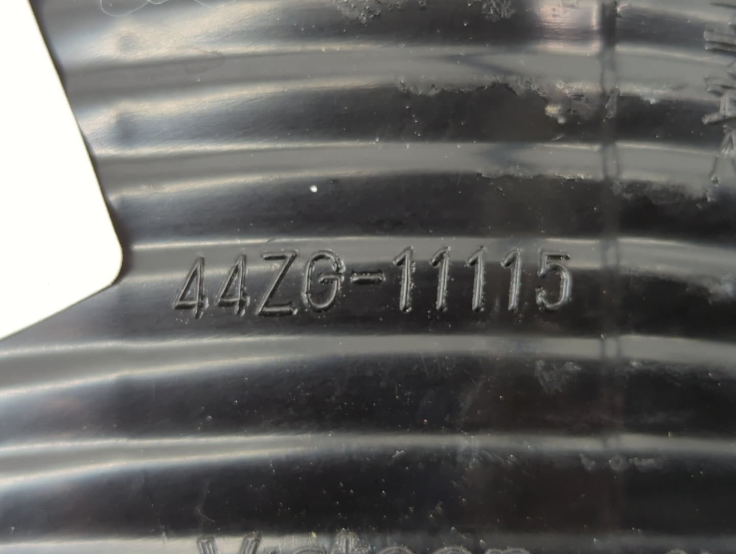 2003 Lincoln Navigator Tail Light Assembly Passenger Right OEM P/N:44ZG-11115 2L7X-13404-B, FR491-BUWE4-BH, 2L7X-13B504-A Fi