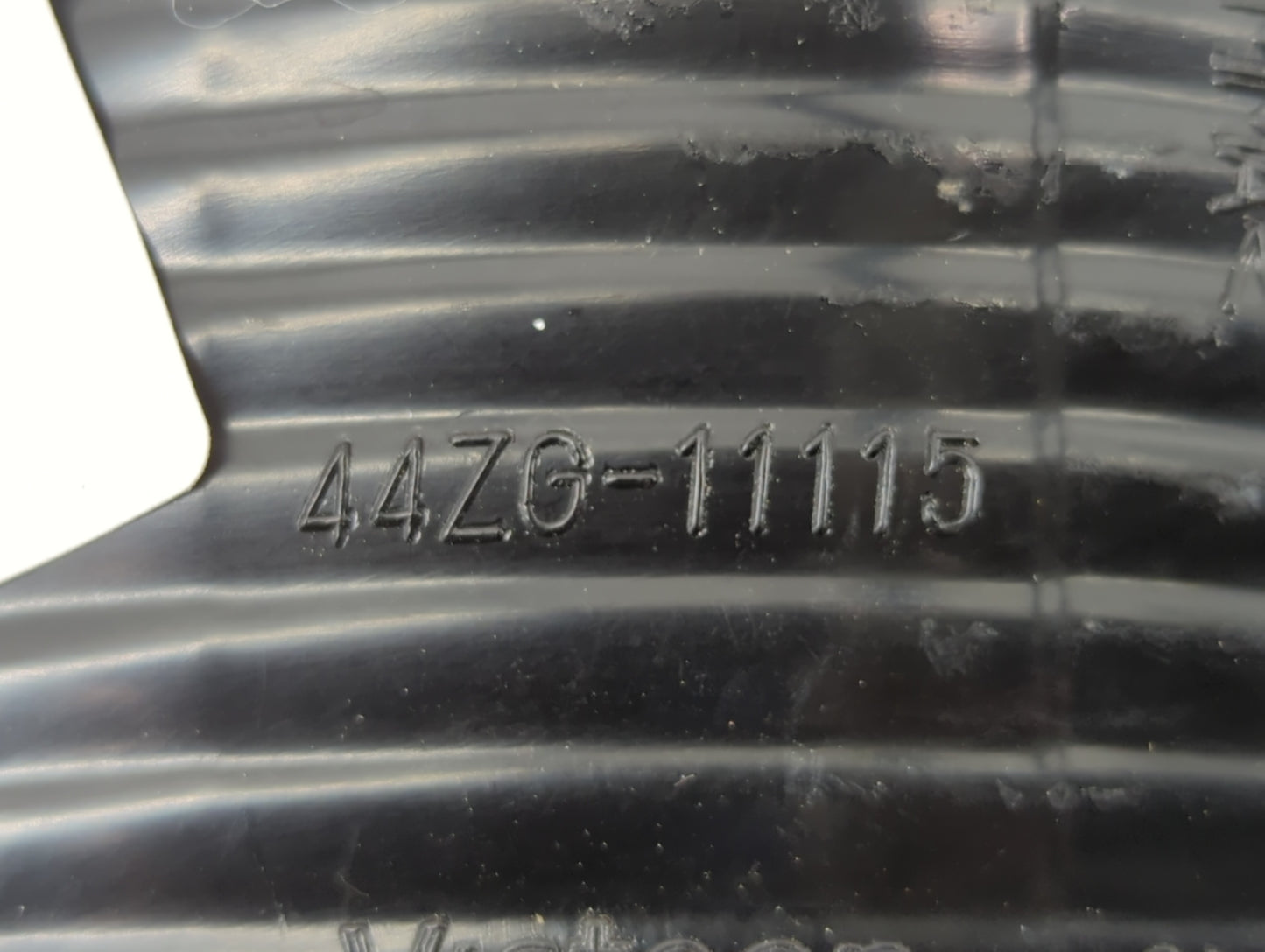 2003 Lincoln Navigator Tail Light Assembly Passenger Right OEM P/N:44ZG-11115 2L7X-13404-B, FR491-BUWE4-BH, 2L7X-13B504-A Fi