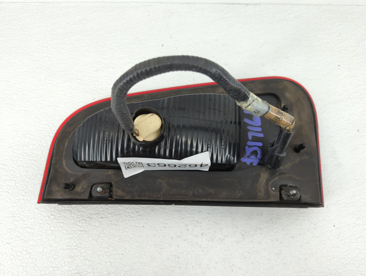2003 Lincoln Navigator Passenger Right Side Deck Lid Mounted Tail Light - Oemusedautoparts1.com