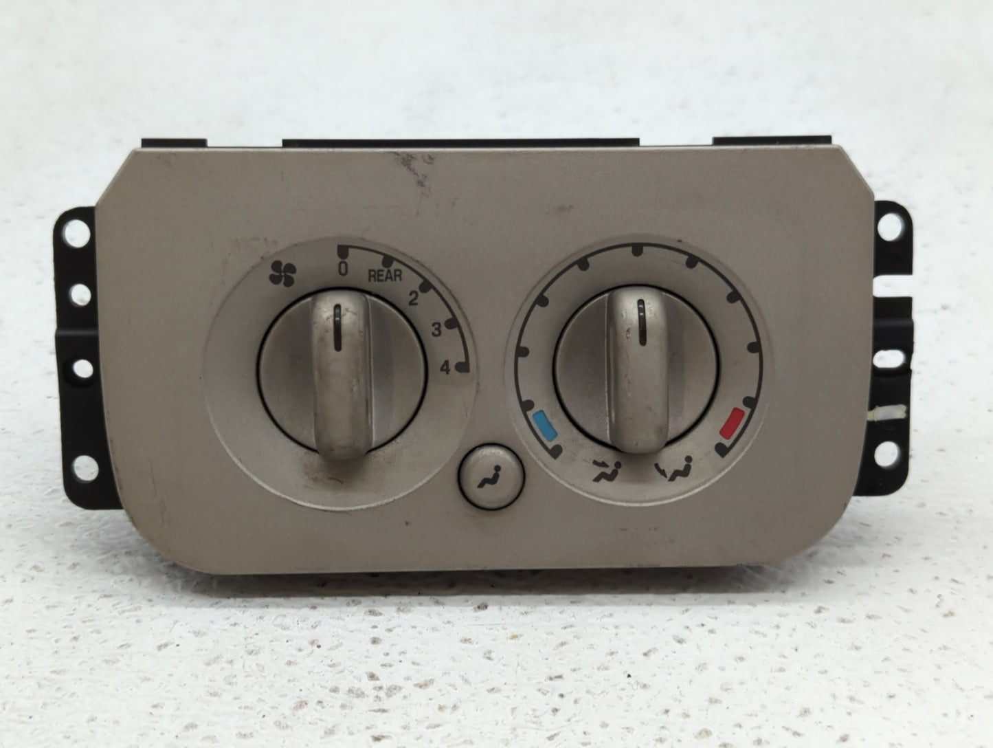 2003 Lincoln Navigator Climate Control Module Temperature AC/Heater Replacement P/N:2L7H-19D838-AG Fits OEM Used Auto Parts 