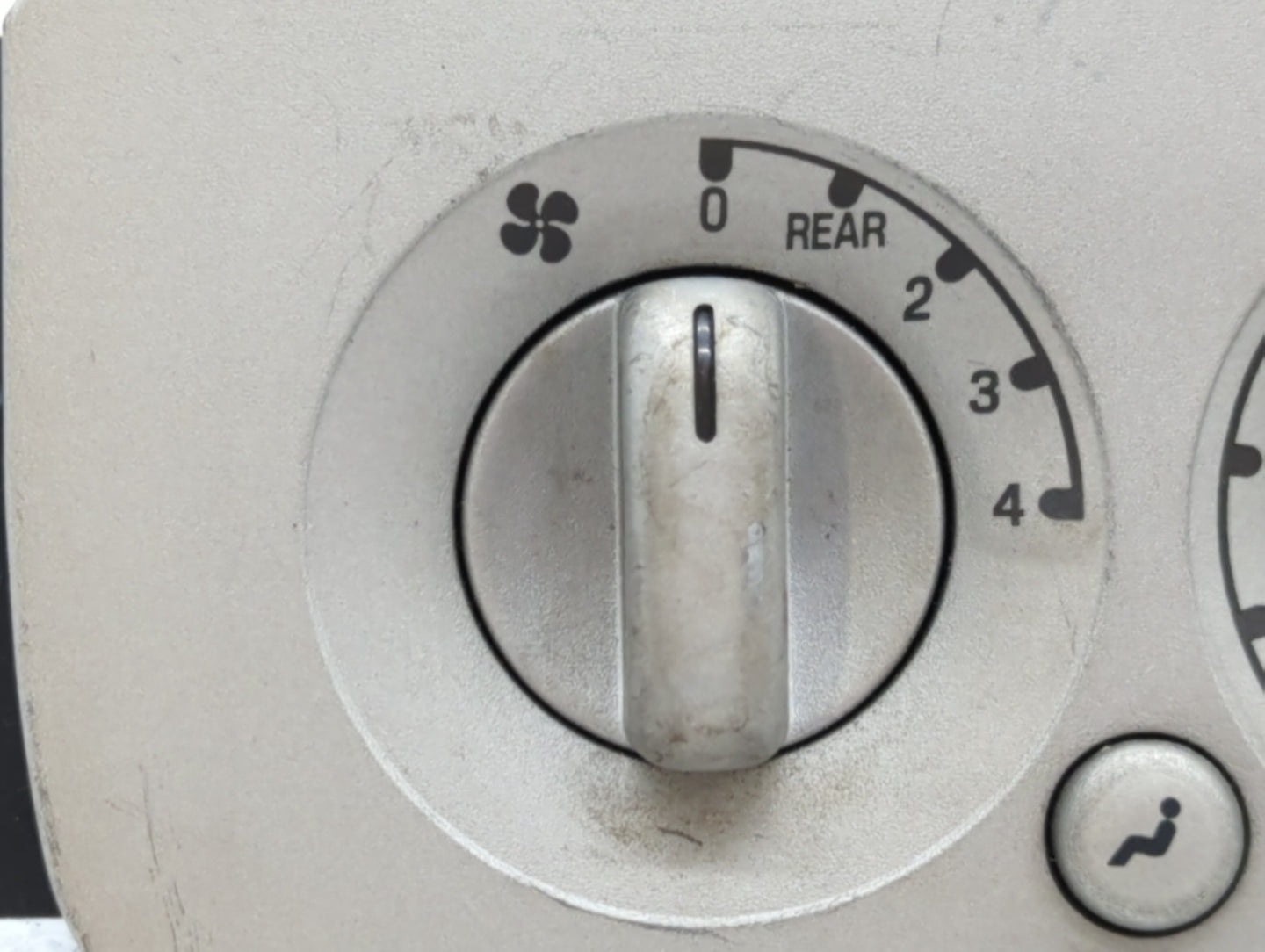 2003 Lincoln Navigator Climate Control Module Temperature AC/Heater Replacement P/N:2L7H-19D838-AG Fits OEM Used Auto Parts 