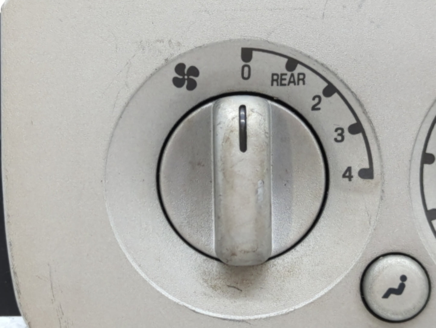 2003 Lincoln Navigator Climate Control Module Temperature AC/Heater Replacement P/N:2L7H-19D838-AG Fits OEM Used Auto Parts 